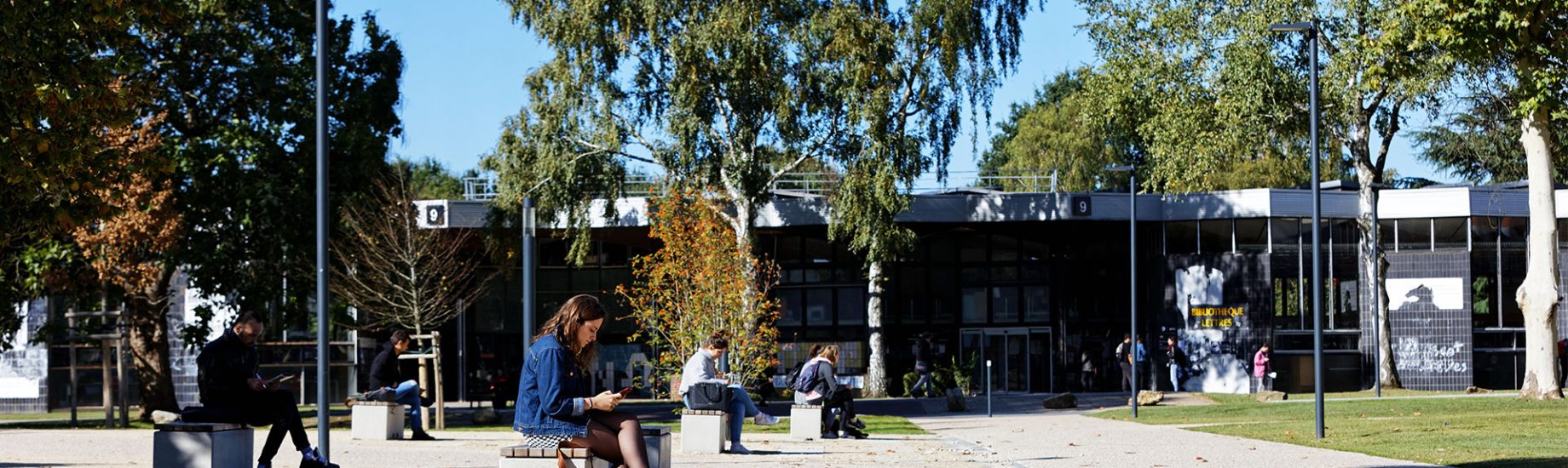 Campus de Mont-Saint-Aignan, extérieur